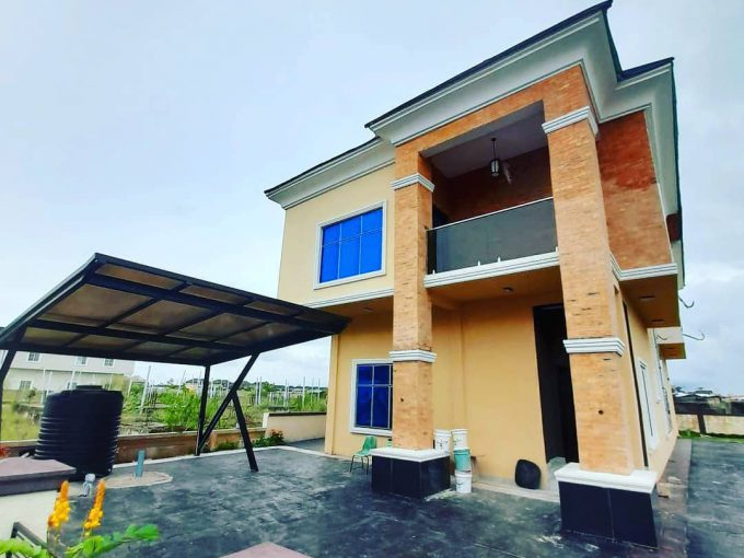 LUXURY 5BEDROOM DETACHED DUPLEX FOR SALE