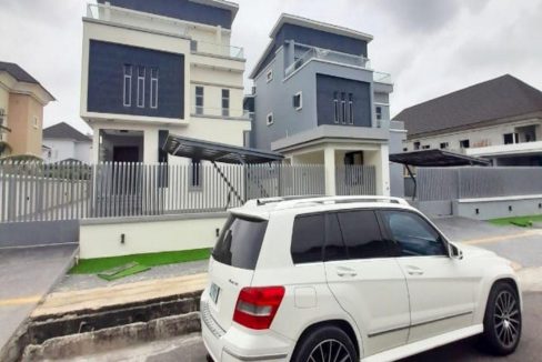 5 BEDROOM DETACHED DUPLEX FOR SALE