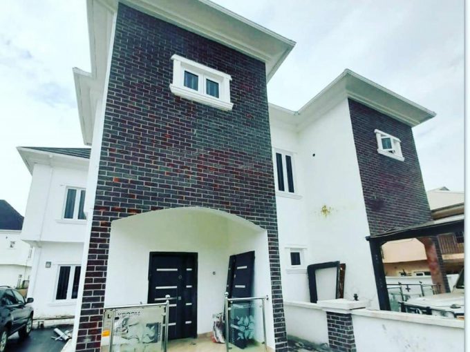 LUXURY 4BEDROOM SEMI DETACHED DUPLEX