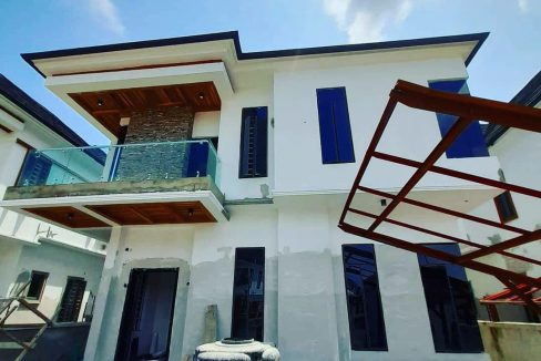 5 BEDROOM DETACHED DUPLEX