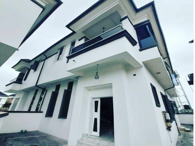 LUXURY 4BEDROOM SEMI DETACHED DUPLEX