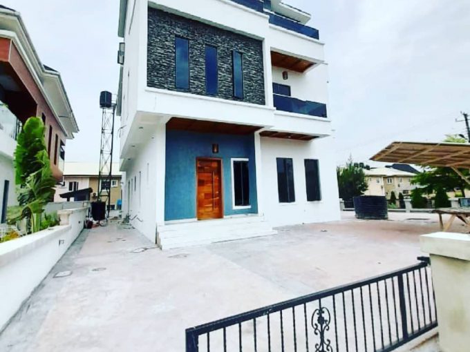 5 BEDROOM DETACHED DUPLEX FOR SALE