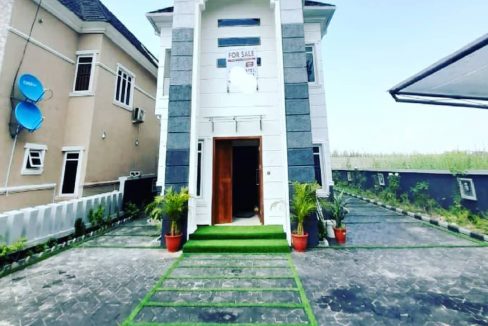 5 BEDROOM DETACHED DUPLEX FOR SALE!!