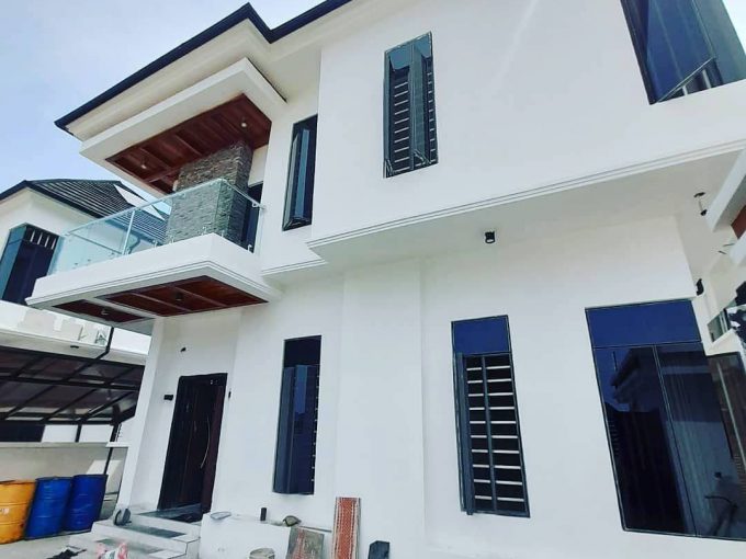 5 Bedrooom Detached Duplex For Sale!!!